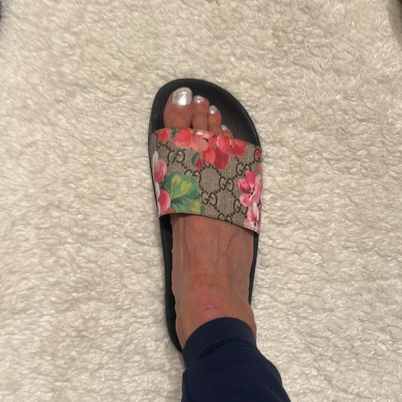 Gucci Sliders - Picture 5 of 5